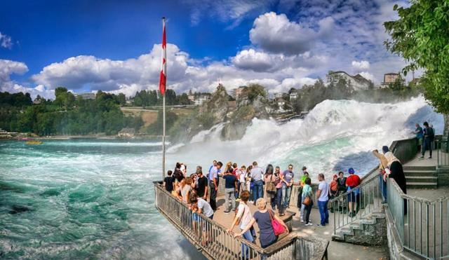 Hotel Schweizer Hof Lottstetten ภายนอก รูปภาพ